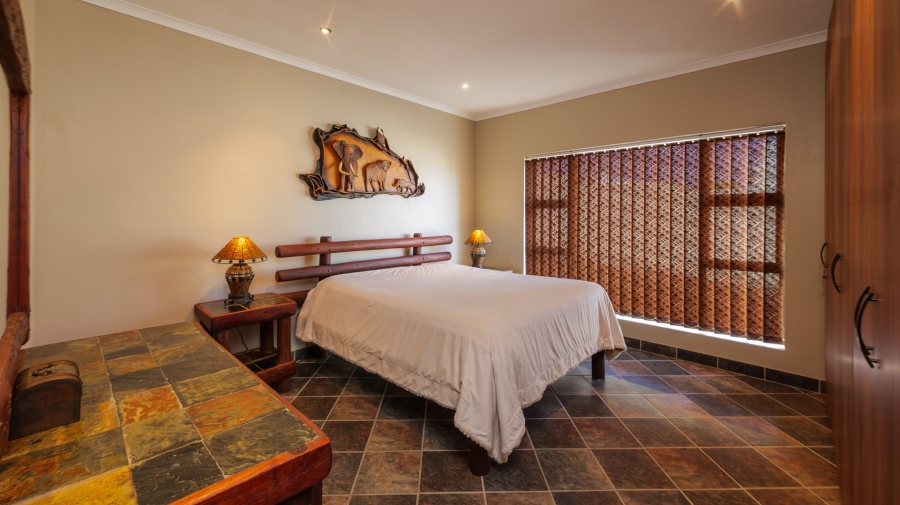 5 Bedroom Property for Sale in Suiderstrand Western Cape